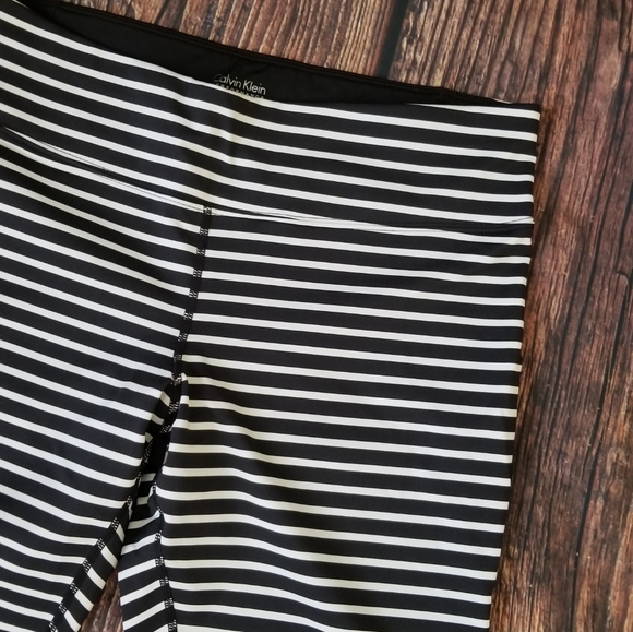 Calvin Klein Performance Striped Leggings - Picture 13 of 16
